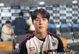 "If I step up, we'll score." The handsome leadoff hitter who replaced Ma-hwang exploded with 3 hits! How did things change? [Busan Field Report]