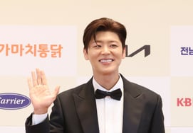 [Foto] Park Ji-hyun: «Ya se ha agotado la sonrisa»