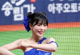 [Photo] "Summer cheering is best at Gocheok Dome" Cheon So-yoon
