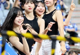 [フォト] '1点は守らなきゃ' サムスンのチアリーダーたち
