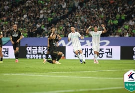 Lee Seung-woo sút penalty hỏng! Dừng lại ở vị trí 2 và 3·4, Jeonbuk và Ulsan và Gangwon 'cùng hòa'... Đội đầu Seoul 'mỉm cười'
