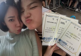 Yoon Yoo-jin, conmovida por la vida escolar de su hija: «Me dio miedo ir de Bali a Corea... pero realmente lo hizo muy bien»
