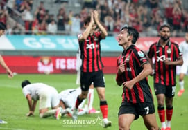 'Explosión de múltiples goles' Jung Seung-won, 'Guiño y luego cuenta las estrellas': ¡sorprendente espectáculo de celebración! Seúl derrota 3-1 a Pohang en una aplastante victoria. [Resumen del partido en Sangam]