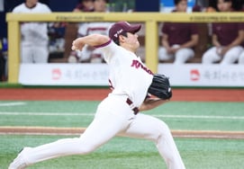 [Photo] Jo Young-geon wins with flexibility