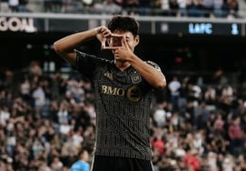 Son Heung-min involved in three goals! One goal, one assist, and even induced an own goal... League 2nd goal + 10th assist → LAFC on a three-game winning streak