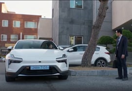視聴率23%の『キム部長』がヒット中···ポールスターの車両登場に現実感が増す