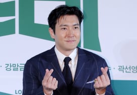Choi Si-won publicly supports 'Open Ballot Counting' protest... "A cause for democracy"