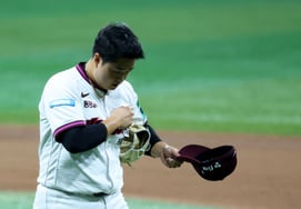 [フォト] '11回表2失点' キム・ジェウン