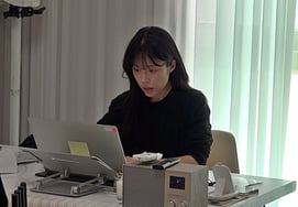 'Reply' for 13 years.. Min Do-hee worries about livelihood amid work gap → Son Ho-jun moved by recent update [My Little Old Boy]