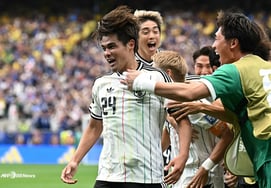 "ちょっと待ってください、もう一つだけ言ってもいいですか? ワールドカップ取材ありがとうございました「日本代表、ブラジル戦での敗北後に残した品格」