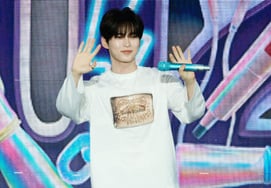 ZEROBASEONE组合成员成韩彬于25日下午在台北NTSU Arena举办的'ACON 2026(艾康2027)'彩排舞台上展现了精彩的表演。2026.07.25