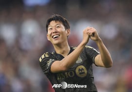 Son Heung-min debuts 'new celebration,' performs 'golf swing' gesture immediately after scoring in three consecutive matches