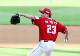 [Photo] 'Let's try a sweep too!' Takeda delivers strong performance as starter against Dinosaurs