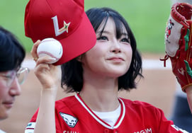 [One-shot] 'Fifty Fifty's Kina takes the mound' ends with a smile^^