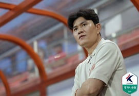 'First 10-game unbeaten streak' record challenge, Jeong Kyung-ho Gangwon FC coach: "Not too concerned... must not be greedy" [Anyang on-site]
