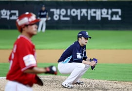 'Closing pitcher threw 46 pitches in a bases-loaded walk horror show.' The bench remained motionless, squandering a '90% win probability' as NC suffered a 'ninth-inning catastrophe'.