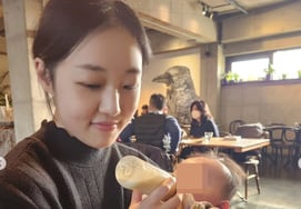 '15ヶ月の息子賞' パク・ボミ..第二子出産から9か月、第三子の妊娠準備中 [スター・イシュー]