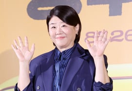 Lee Jung-eun, a key figure in "Journey to Gyeongju" [★Photo]
