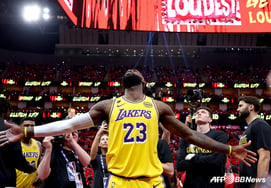 LeBron, the best 'bargain contract' in NBA history... Local media still shocked: "Same salary as a backup who played 12 games"