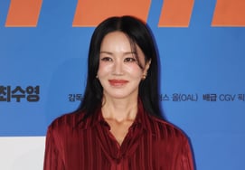 ウム・ジョンファ「変わらぬ美貌」 [★フォト]