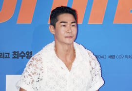 Bae Jung-nam, «explosión de carisma» [★FOTO]