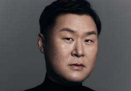 ユン・ギョンホの「鋭い視線」 [★フォト]