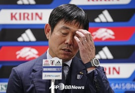 「かなり衝撃的で、無責任だ」「日本監督、ワールドカップの音声公開で波紋、32強『PK戦略』への激しい批判」