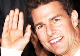Tom Cruise's doll-like daughter Suri cuts ties with dad, changes surname to mother's [World Star Issue]