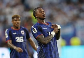 ゴミ袋をカーテン代わりに使っていた選手、メッシ・ムバッペを抑えてワールドカップの「最高のゴール」の栄誉
