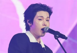 [ACON2026] X-Dinary Heroes' Jung Su Captivates Female Fans with His Voice [★Photo]