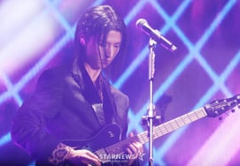 [ACON2026] Xdinary Heroes JUN HAN 'Sick Guitar' [★FOTO]