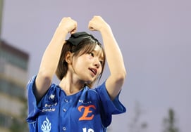[Foto] «Esto es justo para animar a Ferrara» Han Chi Lee