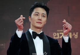 [Tin nóng] Sau một tháng im lặng... Jeong Il-woo gia nhập Galaxy Corporation, 'gia đình của GD'