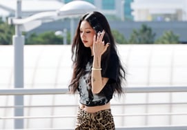 TWICE Chaeyoung, 'Moda de aeropuerto que roba miradas' [★Fotos]