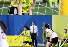 Actualidad de Luna de f(x), se une a 'Gol-ttae-nyeo'.. Se revela su primer intento en el fútbol de su vida