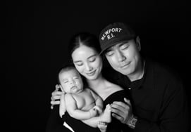 Lee Si-eon ♥ Seo Ji-seung, First Family Photo with Son Revealed: "50-Day Commemorative Photos"