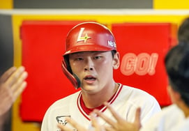 'Left-handed batter batting average of 0.167' — yet he was trusted and relied upon, delivering 'double after double.' SSG's perennial power-hitting prospect says, "Today gave me confidence."