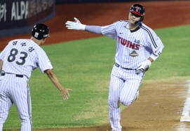 [Photo] Big Boy Lee Jae-won, a two-run homer in the chase
