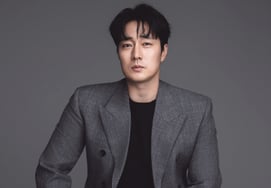 'Misa' a 'Jefe Kim': el fenómeno que impulsó... So Ji-sub: «¿El premio principal? Lo aceptaría si me lo dan, pero no tengo ambiciones» [Entrevista ②]