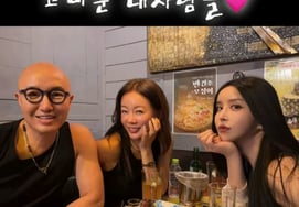 'Korea's First Transgender Celebrity' Ha Ri-soo Spotted Having Drinks with Hong Seok-cheon and Ahn Sun-young