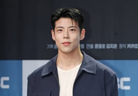 Choi Woo-seong: "Steady Visual" [★Photo]