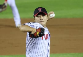 [フォト] キム・ユンシク「1イニングは投げなければならない···'