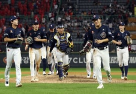 'エース崩壊'を乗り越え、歯茎野球で勝利、ドゥサンは今や '2勝7敗'のLGという壁に直面する [インチョン現場]