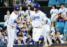 [Photo] 'Solo home run in the bottom of the 6th inning' Kang Min-ho