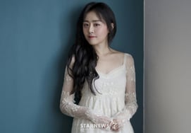 Moon Geun-young announces marriage to 7-year-older Jung Pyeong just one day later... "I was deeply moved," she shares her true feelings [Star Issue]