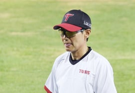 [Photo] Yeom Gyang-ryang sticks out his tongue: "Did he lose weight due to performance?"