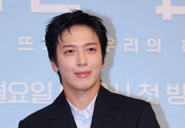 Jung Yong-hwa: "Hearts are polite" [★Photo]