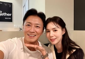 'I-Sook-Camp' departure Taehyun, another cause for celebration..♥11th wedding anniversary with Park Si-eun "I will take responsibility until the end" [Star Issue]