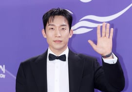Lee Sang-i, special appearance at the awards ceremony [★Photo]