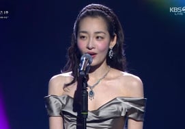 '17kg Weight Loss' Kim Min-ha, Explosive Vocals on Opening Stage..Jeon Hyun-moo: "Feels Like a Jazz Bar"[Blue Dragon]